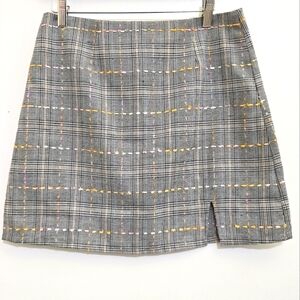 SADIE & SAGE size Medium Plaid Mini Skirt with Slit Black Multicolor